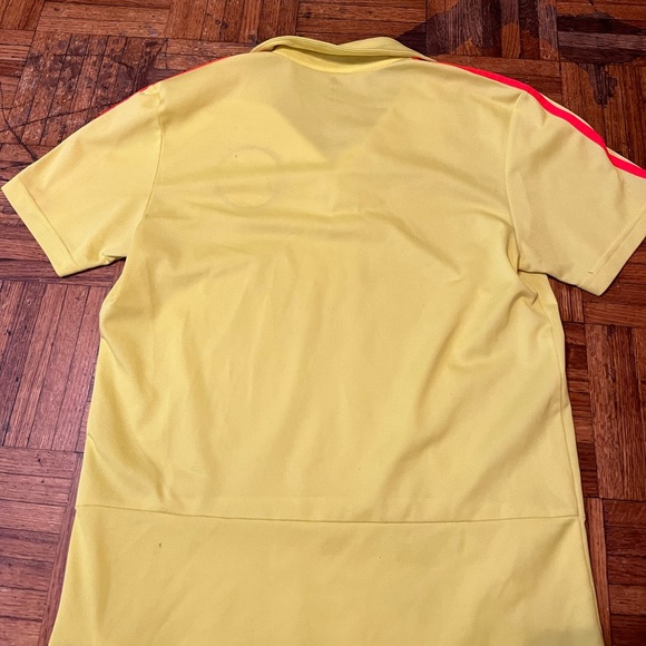 Colombian jersey , size medium, color yellow represent country - Picture 4 of 4
